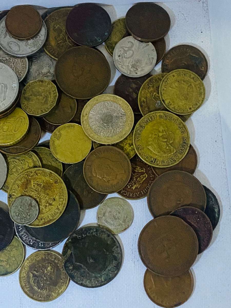 JOBLOT COINS INCLUDING ONE SILVER 1967 R1, ALL FOR ONE BID!