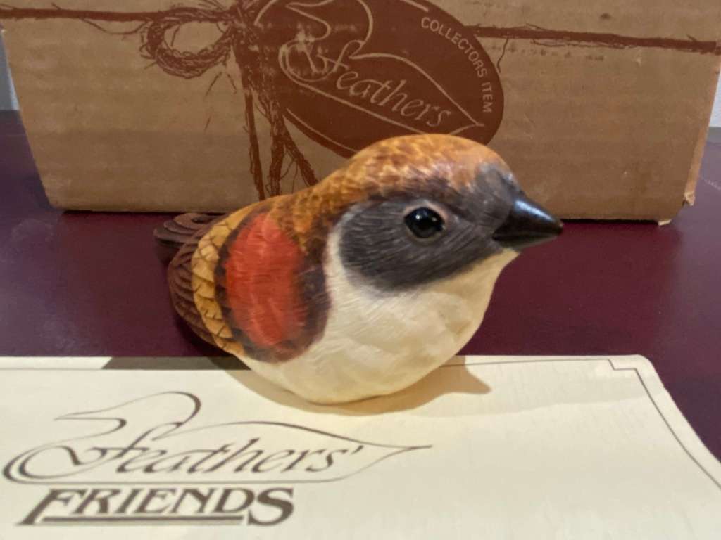 HOUSE SPARROW/HUIS MOSSIE - STUNNING FEATHERS FRIENDS RESIN CASTING - KNYSNA - Hand painted-