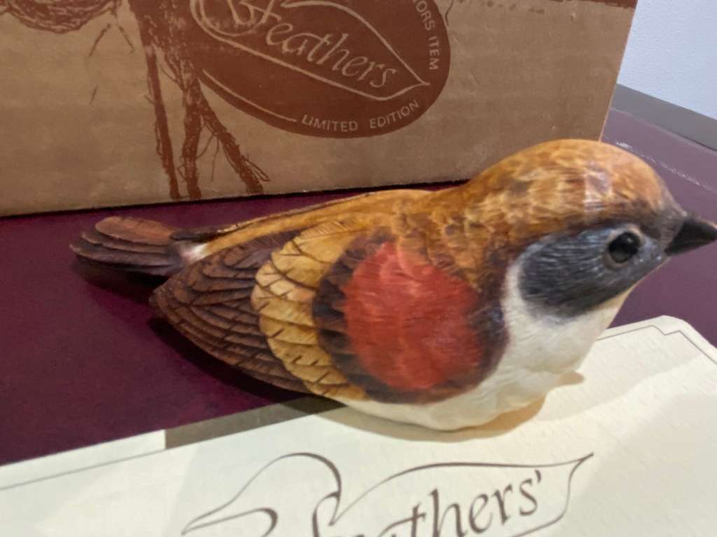 HOUSE SPARROW/HUIS MOSSIE - STUNNING FEATHERS FRIENDS RESIN CASTING - KNYSNA - Hand painted-