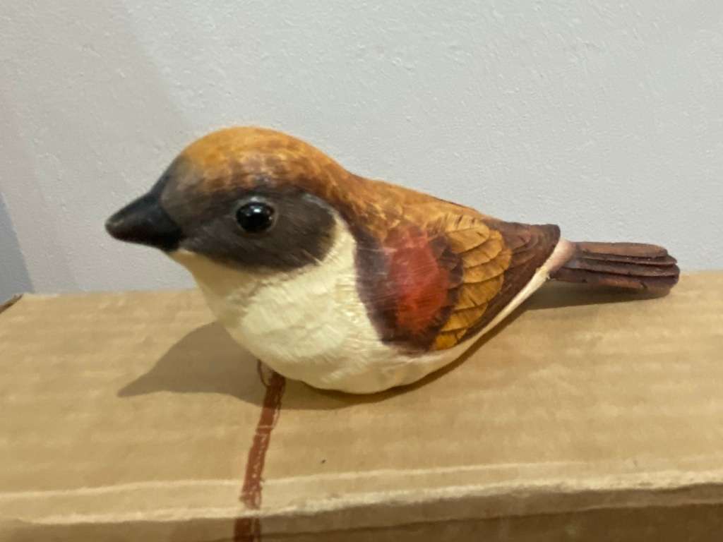 HOUSE SPARROW/HUIS MOSSIE - STUNNING FEATHERS FRIENDS RESIN CASTING - KNYSNA - Hand painted-