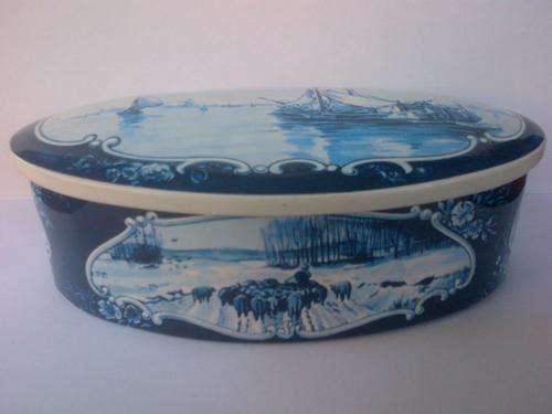 Old Rosenberg tin from Amsterdam Holland: Scenes from Holland