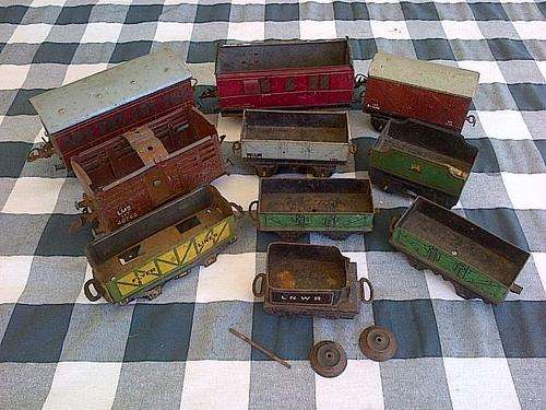 HORNBY TIN TRAIN TRUCKS - Made in England by Meccano Ltd.  RARE FIND!
