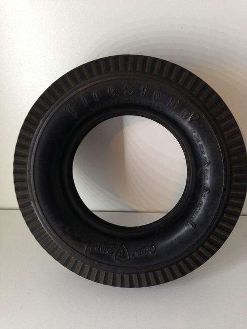FIRESTONE TYRE ASHTRAY - ONLY THE TYRE PART - NO GLASS -