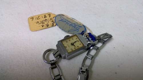 1940s Avia Swiss Made Ladies Wristwatch