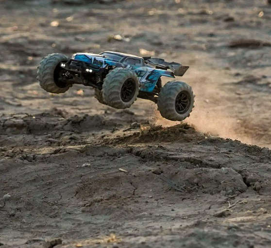 SCY-16101 Rapidly RC car Monster truck 4x4 2.4Ghz RTR 1 Battery bundle