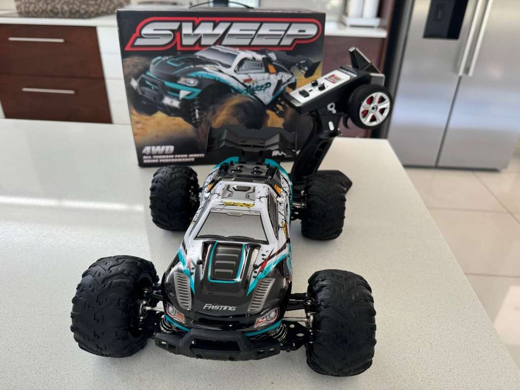 SCY-16101PRO Brushless RC car Monster truck 4x4 2.4Ghz  (USED)