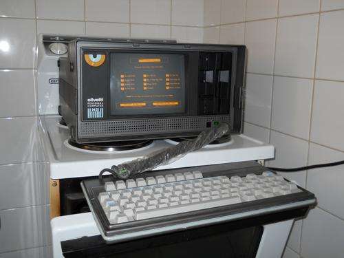 Olivetti M21 Portable Computer - 1983