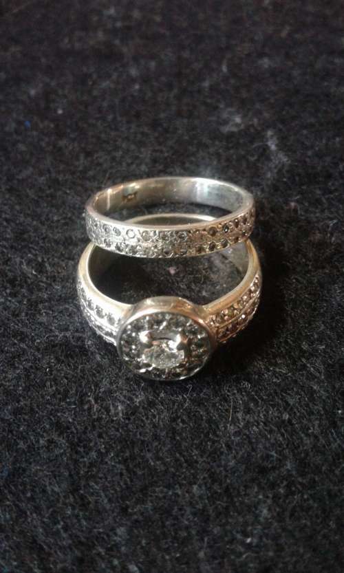 9 CT WHITE GOLD DESIGNER ENGAGEMENT  WEDDING RING WITH DIAMONDS