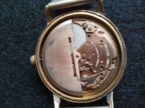 18 CT OMEGA SEAMASTER AUTOMATIC SOLID GOLD WATCH need  a service not running