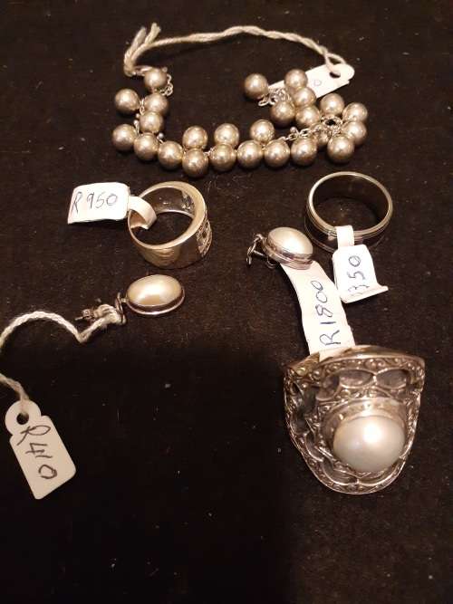 Silver Rings x 2 and Bracelett (see,photos,) E26