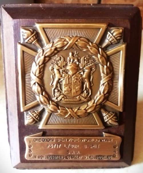 `VERY RARE` 1939 - 1945 WORLD WAR 2 Service Medal.