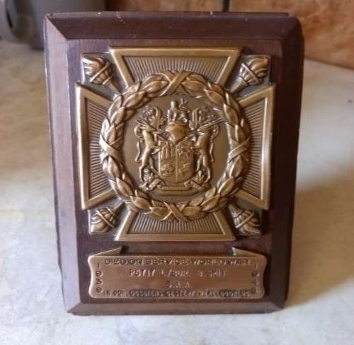 `VERY RARE` 1939 - 1945 WORLD WAR 2 Service Medal.