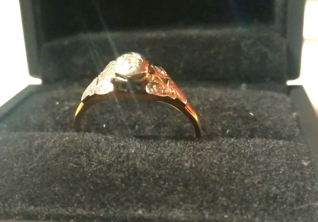 `ANTIQUE`  LADIES 0.15 Carat DIAMOND ENGAGEMENT RING set in 18 Carat