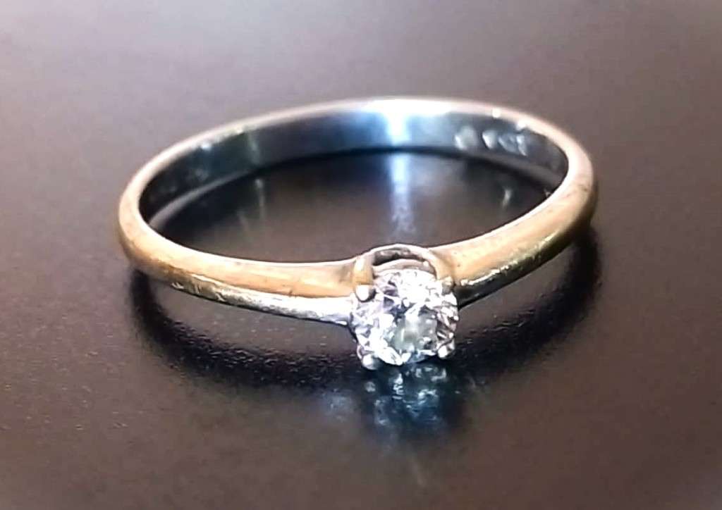 ENGAGEMENT RING` 0.30 Carat Genuine Diamond set in 9CT WHITE GOLD