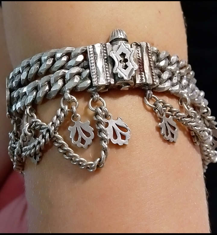 `Scrap Metal Value R5000` / 253 GRAMS `VERY RARE` Cultural` 925 Sterling Silver Armband.