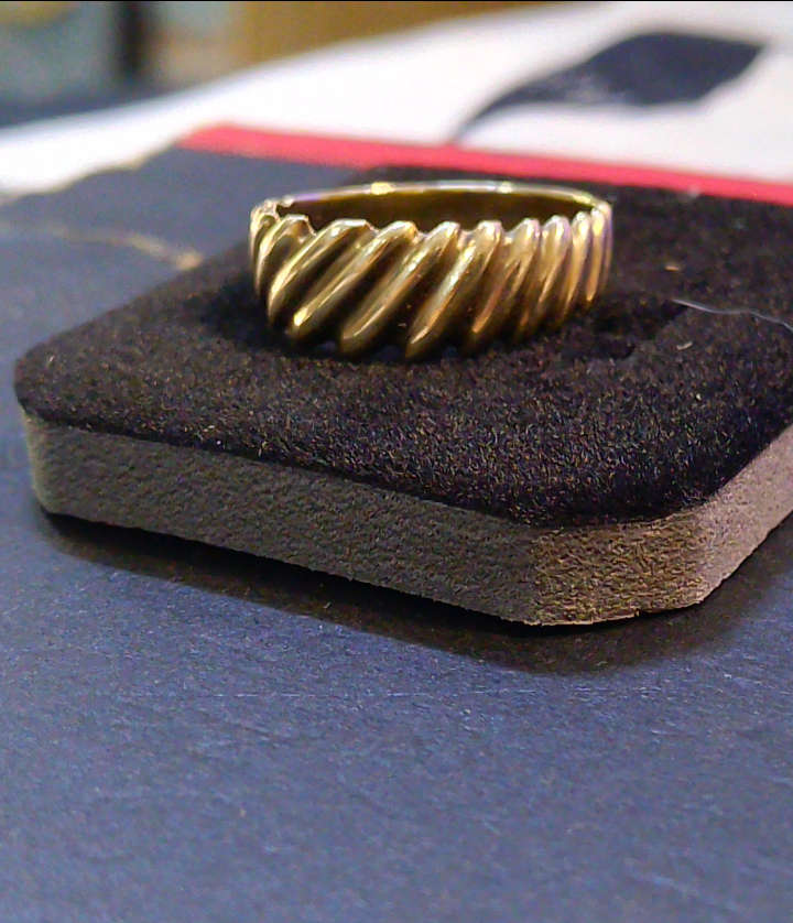 DESIGNER `Sculpted` 9CT Yellow Gold Ring