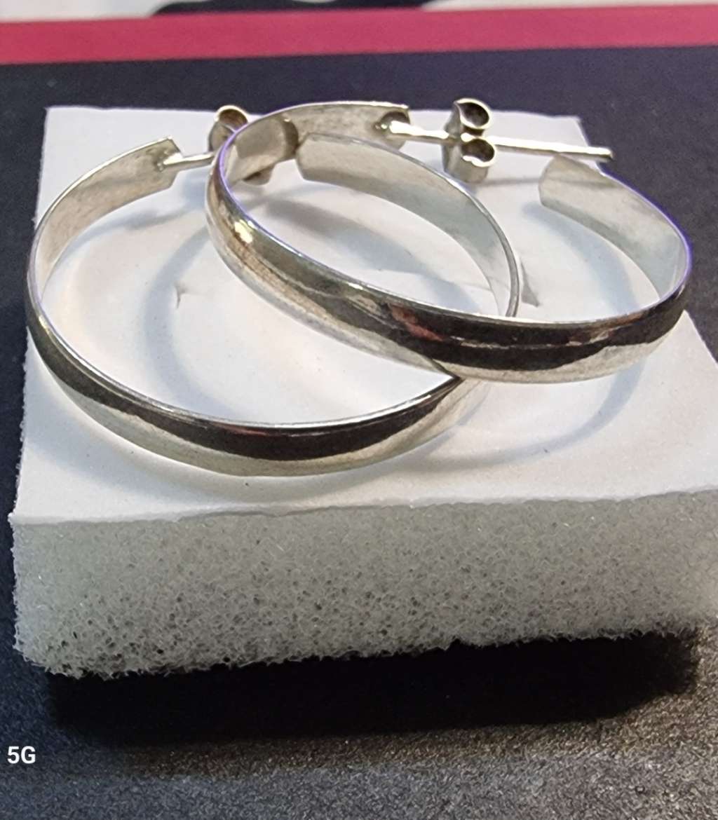 Solid 925 Sterling Silver Hoop Earrings. ( Genuine Silver. )
