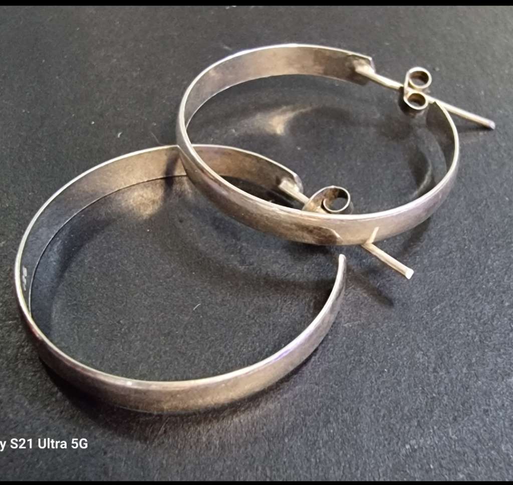 Solid 925 Sterling Silver Hoop Earrings. ( Genuine Silver. )