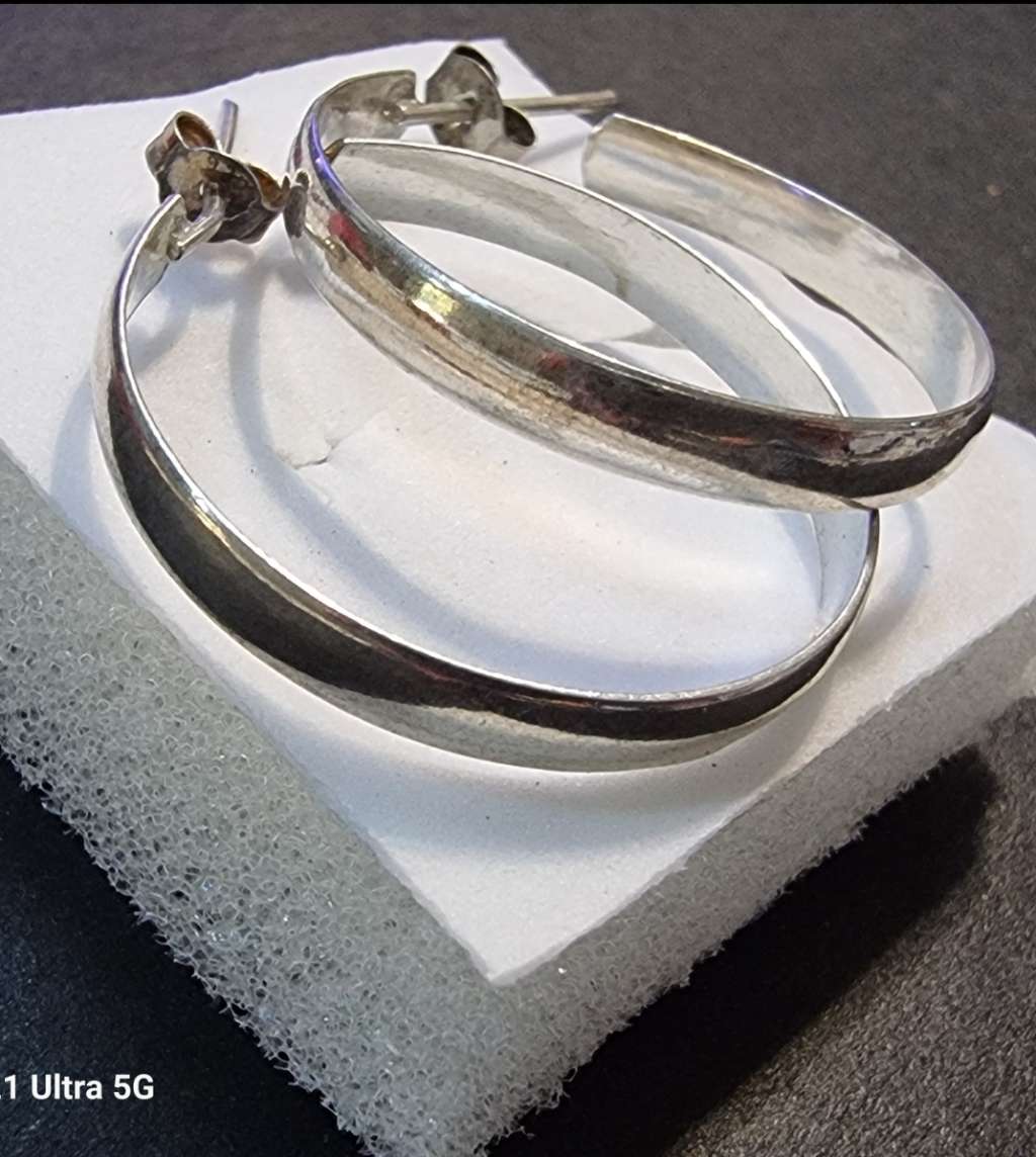 Solid 925 Sterling Silver Hoop Earrings. ( Genuine Silver. )