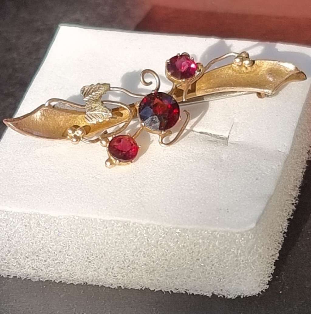 Antique `Ruby` Brooch Set in 9CT Yellow Gold( Genuine Gold. )