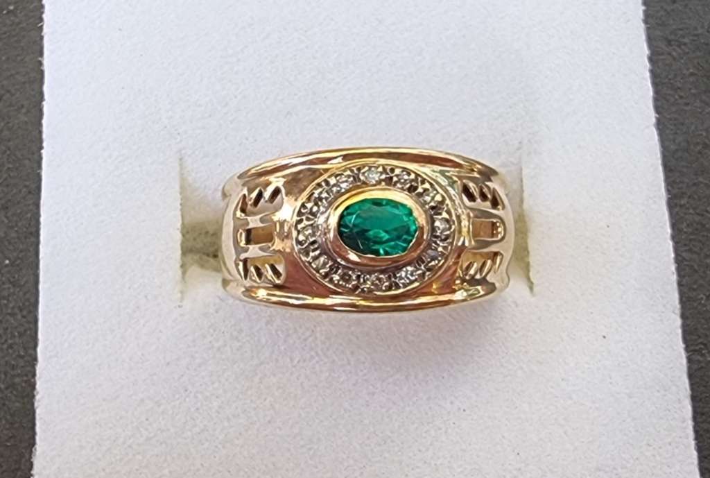 Green `ALEXANDRITE and DIAMOND` Ring Set in 9CT Yellow Gold.( Genuine Gold. )