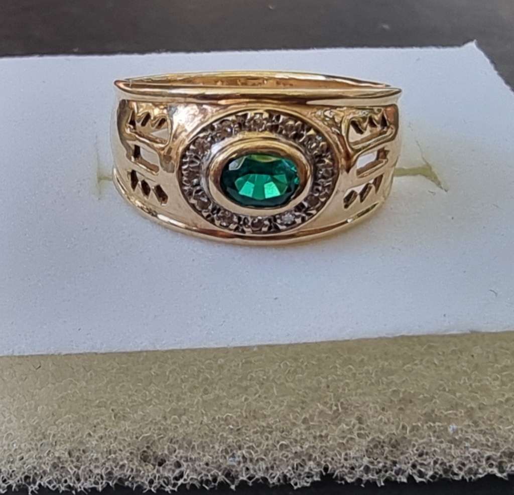 Green `ALEXANDRITE and DIAMOND` Ring Set in 9CT Yellow Gold.( Genuine Gold. )