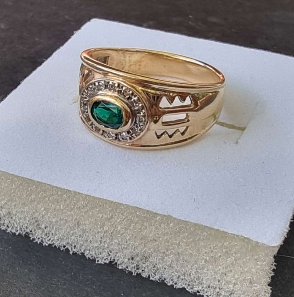 Green `ALEXANDRITE and DIAMOND` Ring Set in 9CT Yellow Gold.( Genuine Gold. )