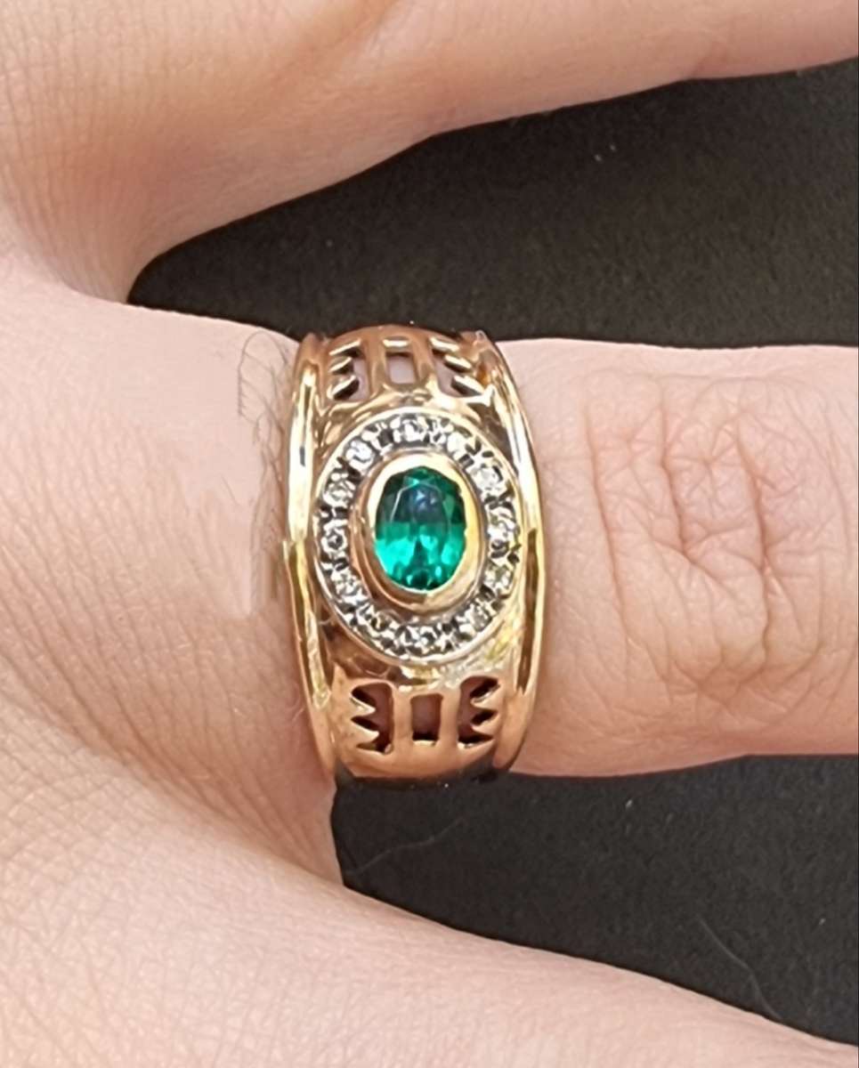 Green `ALEXANDRITE and DIAMOND` Ring Set in 9CT Yellow Gold.( Genuine Gold. )