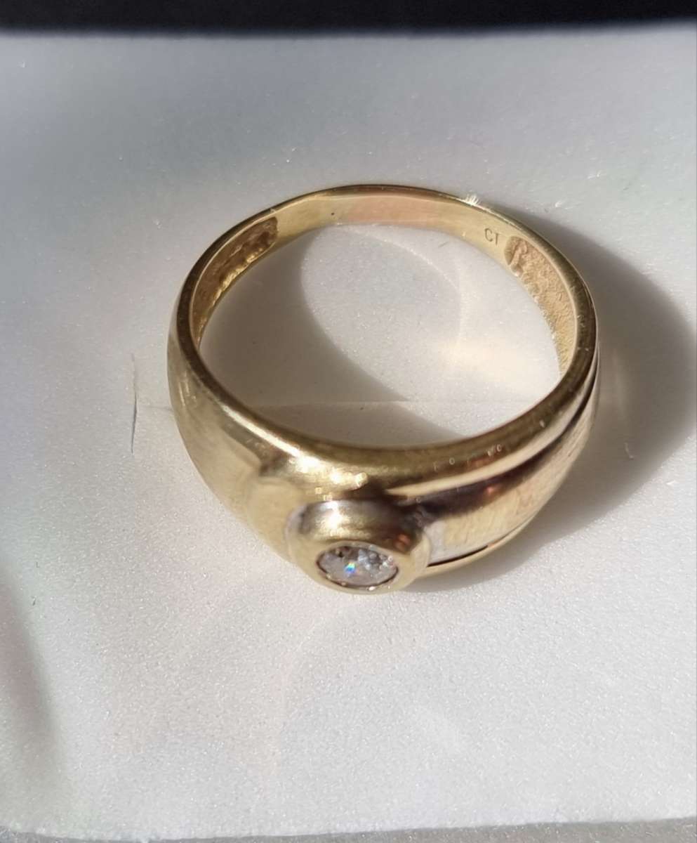 `NATURAL 0.30 CARAT DIAMOND` Set in a 9CT Gold Engagement Ring (Genuine Gold)