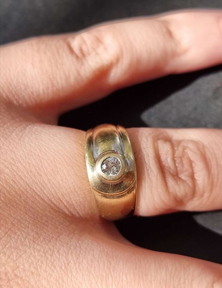 `NATURAL 0.30 CARAT DIAMOND` Set in a 9CT Gold Engagement Ring (Genuine Gold)