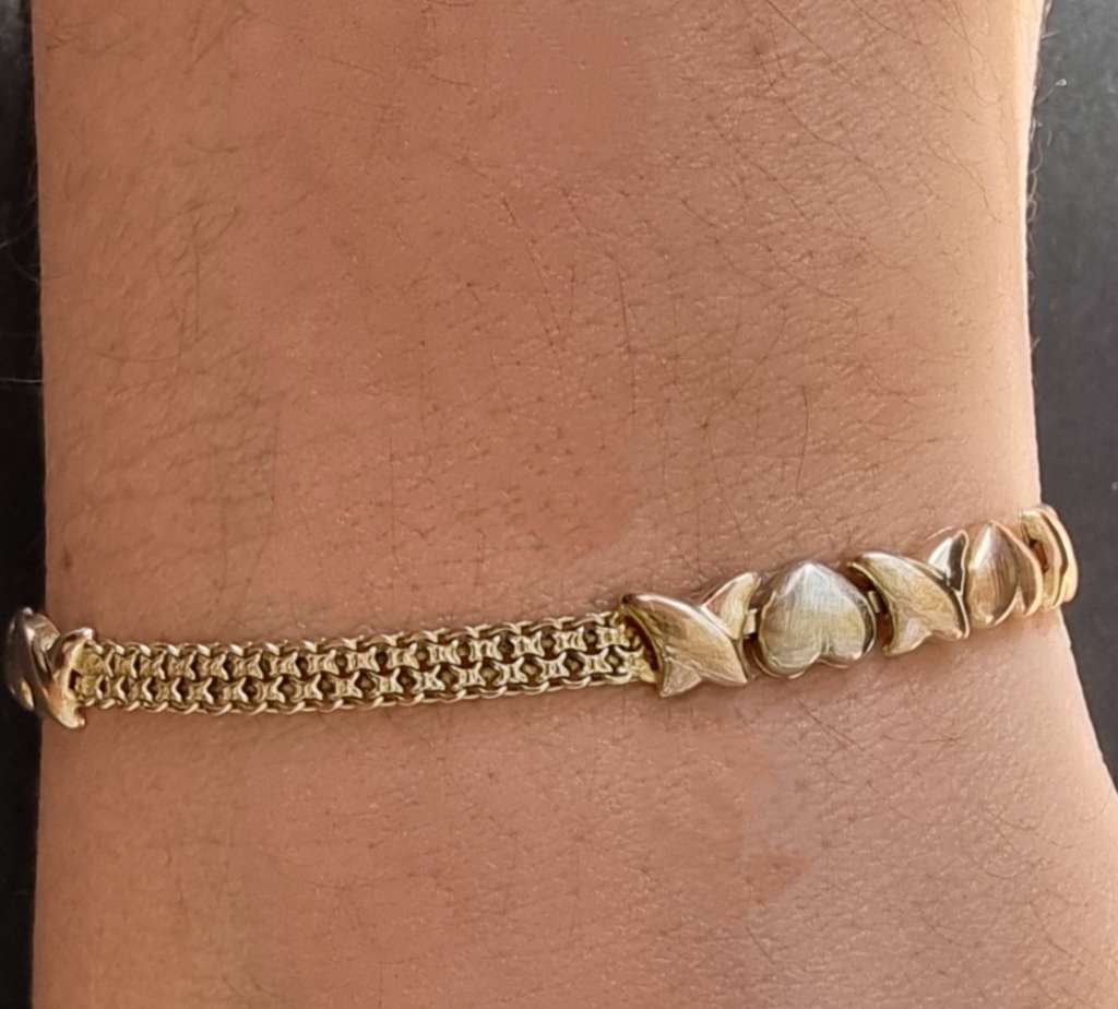 `HEARTS and KISSES` MESH BRACELET Set in 9CT Yellow / White and Rose Gold  Bracelet.(Genuine Gold.)