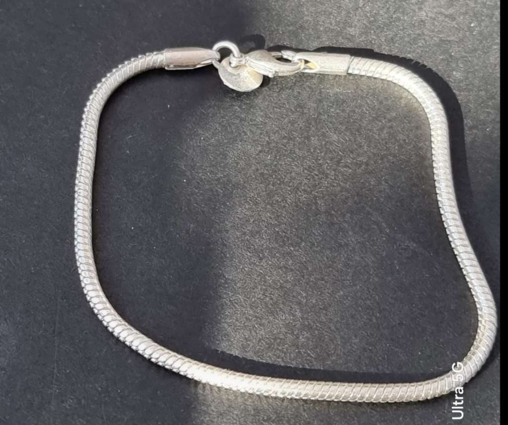925 Sterling Silver `SNAKE CHAIN` Bracelet. ( Genuine Silver.)
