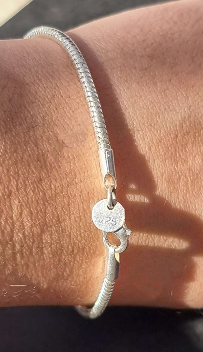 925 Sterling Silver `SNAKE CHAIN` Bracelet. ( Genuine Silver.)