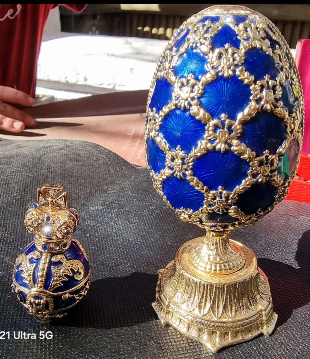 Double Blue Egg Jewelry Box Easter Egg.