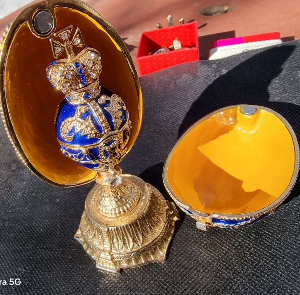 Double Blue Egg Jewelry Box Easter Egg.