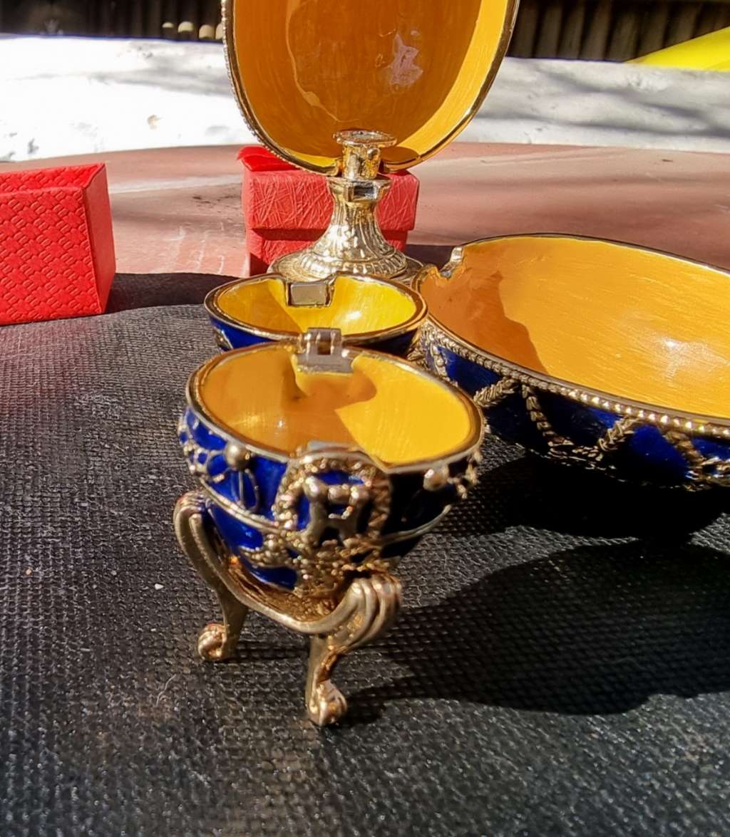 Double Blue Egg Jewelry Box Easter Egg.