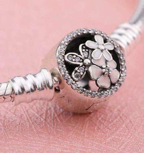 **Brand New AUTHENTIC** PANDORA Bracelet Poetic Blooms #590744CZ in Pouch (18CM)