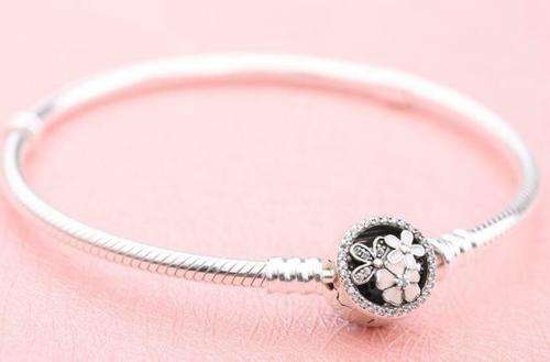 **Brand New AUTHENTIC** PANDORA Bracelet Poetic Blooms #590744CZ in Pouch (18CM)