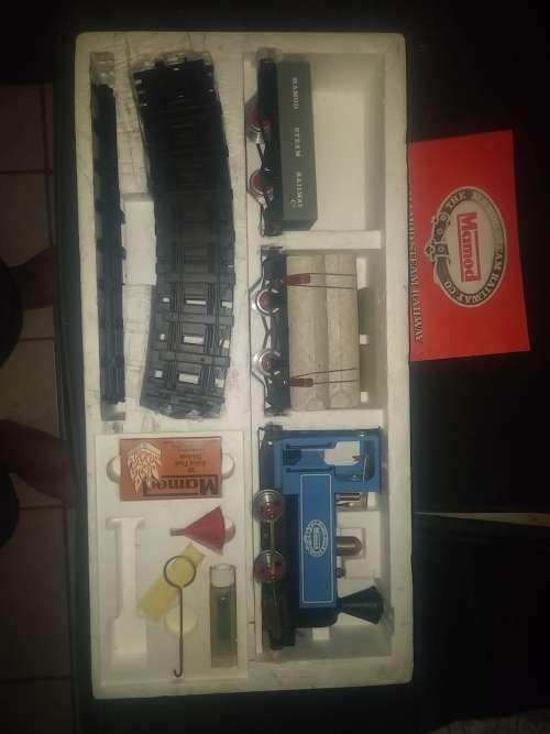 Mamod SR2 running steam train set - boxed in excellent condition
