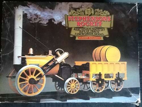 HORNBY GAS POWERED STEAM TRAIN - STEPHENSONS ROCKET