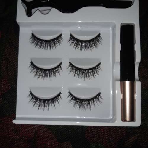 Magnetic eyelashes and magnetic eyeliner