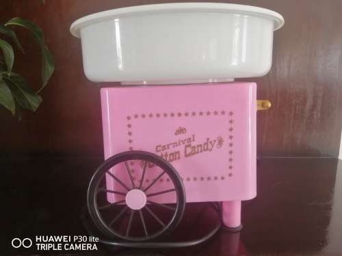 CARNIVAL COTTON CANDY MACHINE