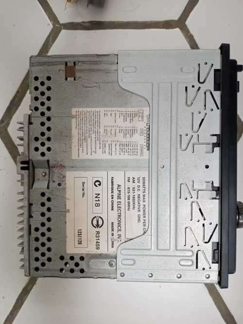 Alpine CD Receiver CDE-100EUB (USB Compatable)