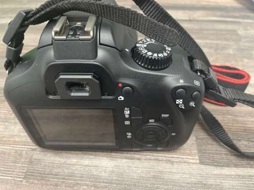 Canon DSLR 4000D