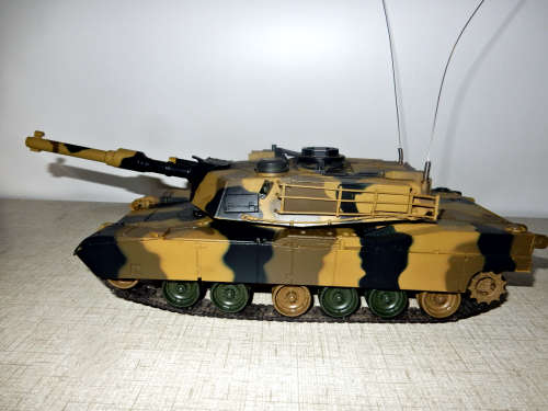 Hen Long 1/24 RC M1 Abrams Battle Tank (No Charger)