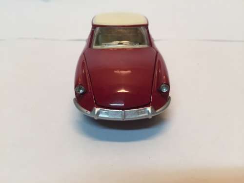 Atlas Edition -  Dinky Toys 530 DS 19 Citroen - Opening Bonnet and Boot