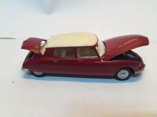 Atlas Edition -  Dinky Toys 530 DS 19 Citroen - Opening Bonnet and Boot