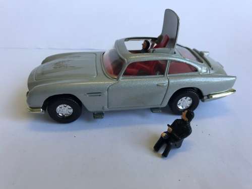 CORGI TOYS 261 JAMES BOND 007 DB5 ASTON MARTIN - SECRET AGENT CAR