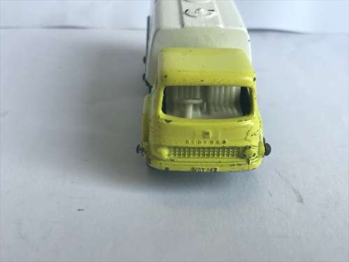 Matchbox Lesney Bedford BP Tanker Truck No. 25 with Original Box