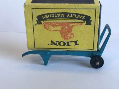 Dinky No 107A / 385 LUGGAGE TROLLEY - RARE